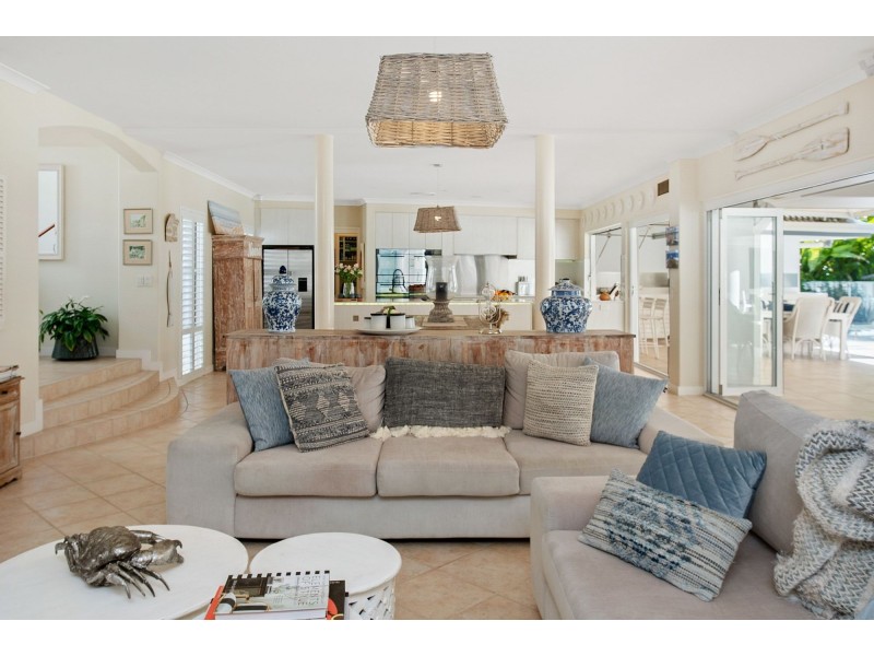 14 Habitat Place, Noosa Heads QLD 4567