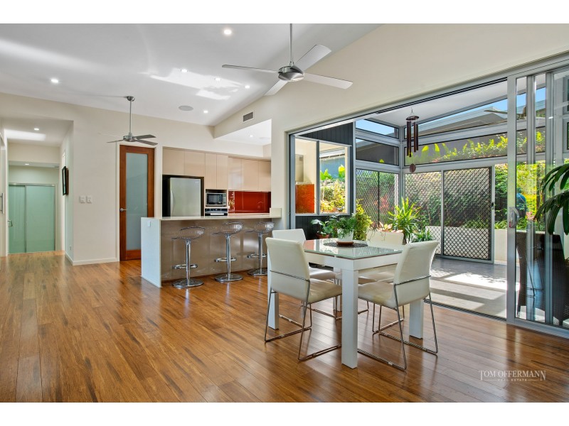 5 Lake Edge Drive, Noosa Heads QLD 4567