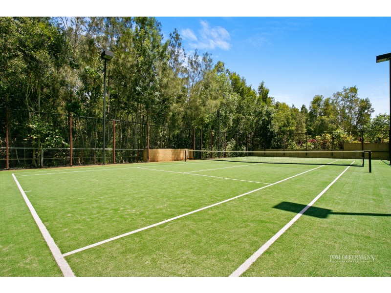 5 Lake Edge Drive, Noosa Heads QLD 4567