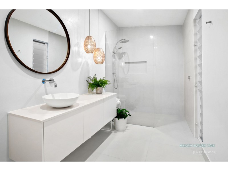 66 Southern Cross Parade, Sunrise Beach QLD 4567