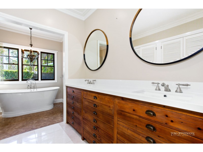 4 Ernest Street, Tewantin QLD 4565