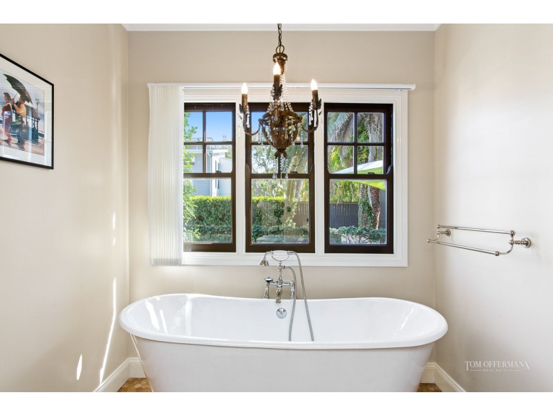 4 Ernest Street, Tewantin QLD 4565