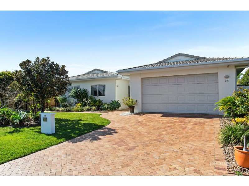 25 Seamount Quay, Noosa Waters QLD 4566