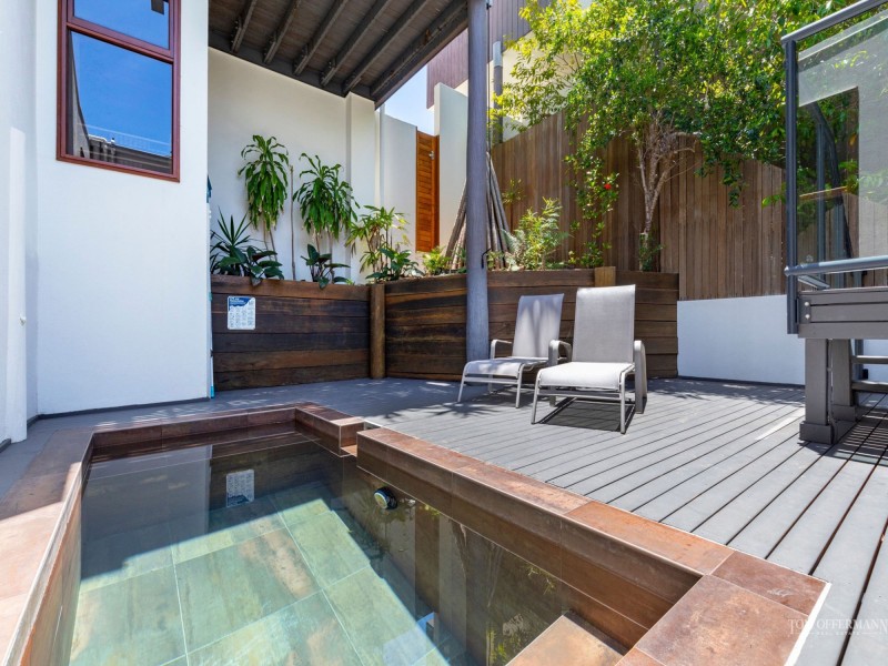 2/3 Parkedge Road, Sunshine Beach QLD 4567