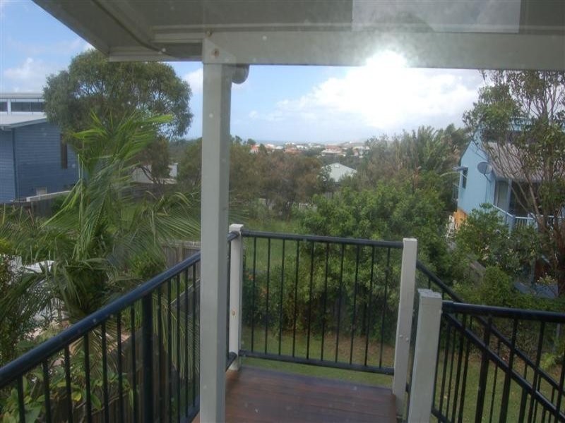 17 Dayspring Street, Sunrise Beach QLD 4567
