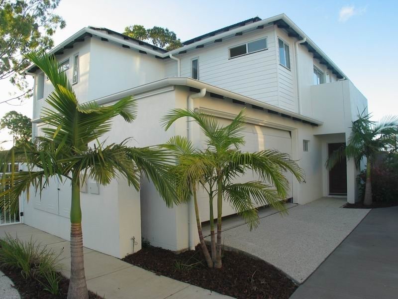 5/2 Lake Weyba Drive, Noosaville QLD 4566