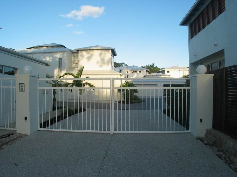 5/2 Lake Weyba Drive, Noosaville QLD 4566