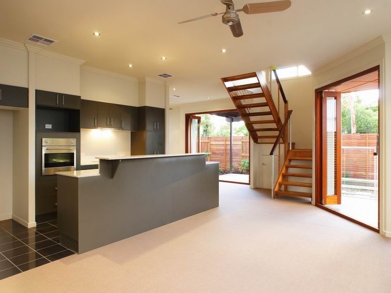 5/2 Lake Weyba Drive, Noosaville QLD 4566