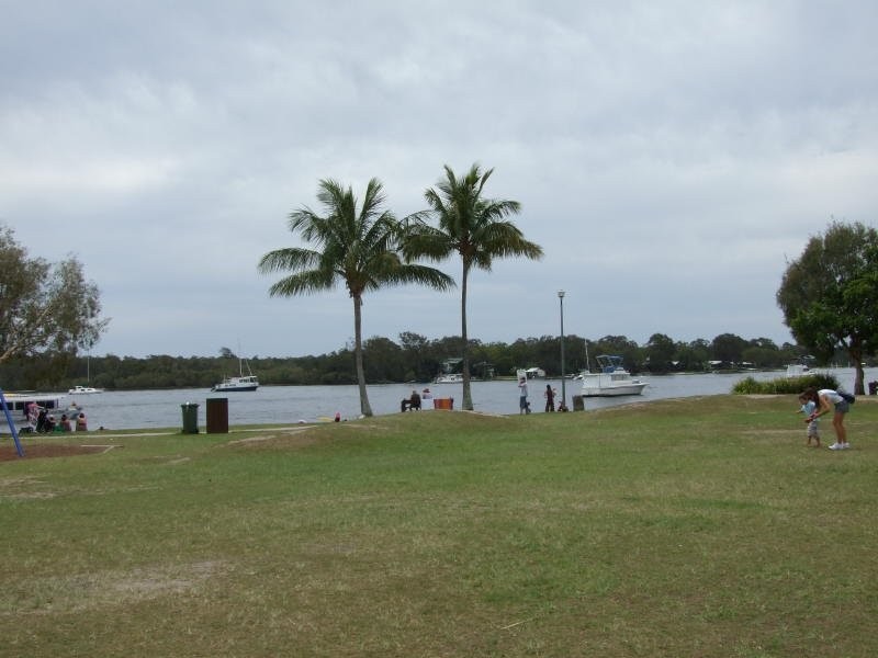 2/137 Gympie Terrace, Noosaville QLD 4566