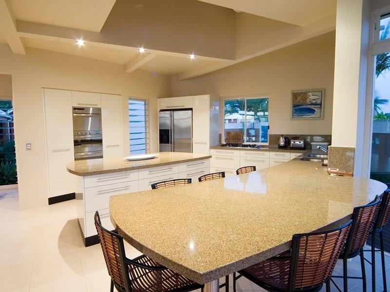 4 Leeside Place, Noosa Waters QLD 4566