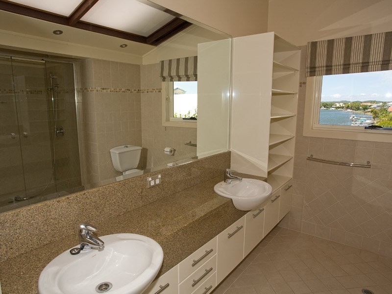 4 Leeside Place, Noosa Waters QLD 4566