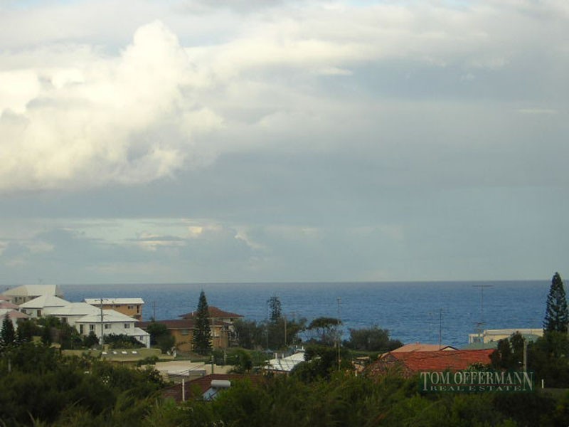 20 Southern Cross Parade, Sunrise Beach QLD 4567