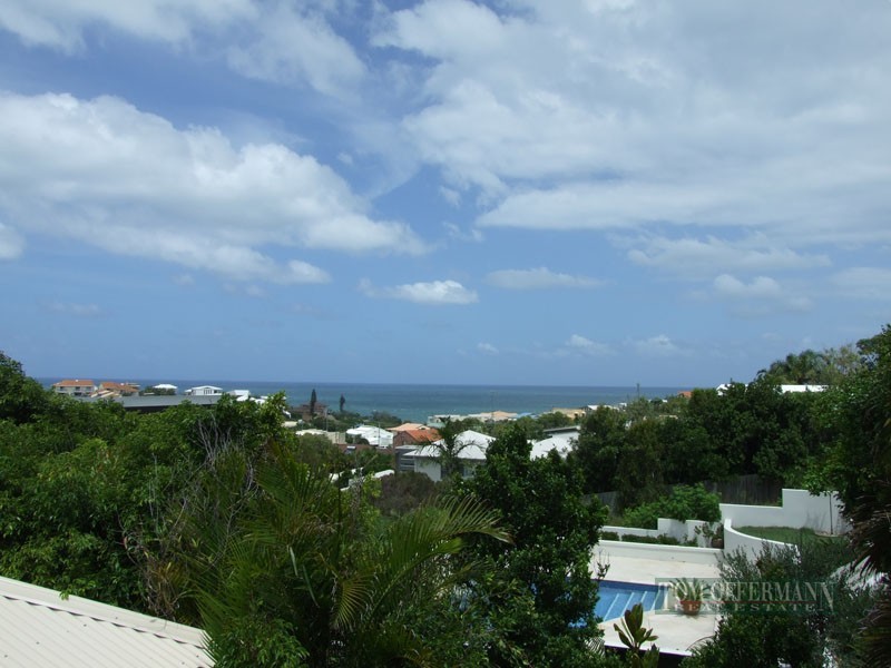 20 Southern Cross Parade, Sunrise Beach QLD 4567