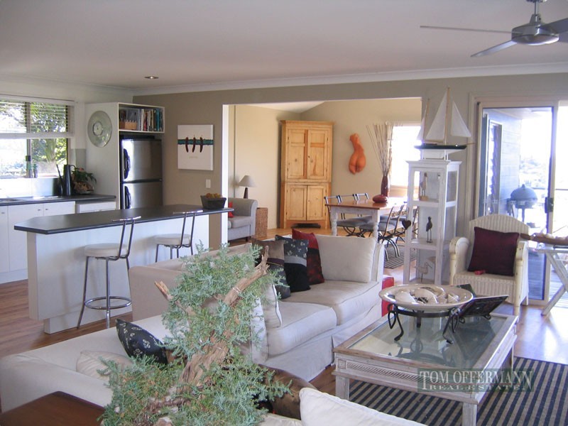 20 Southern Cross Parade, Sunrise Beach QLD 4567