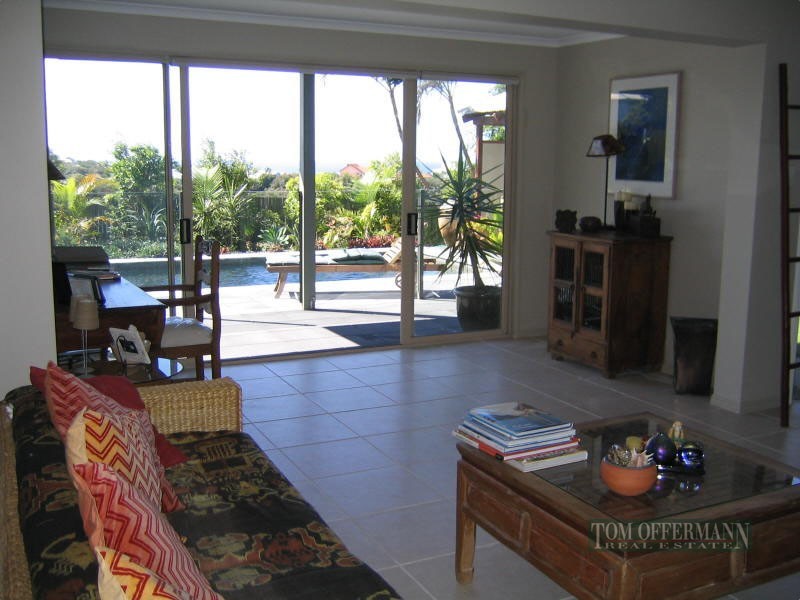 20 Southern Cross Parade, Sunrise Beach QLD 4567