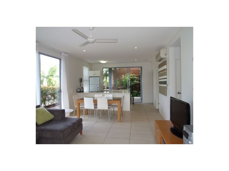 2/18 Howard St, Noosaville QLD 4566