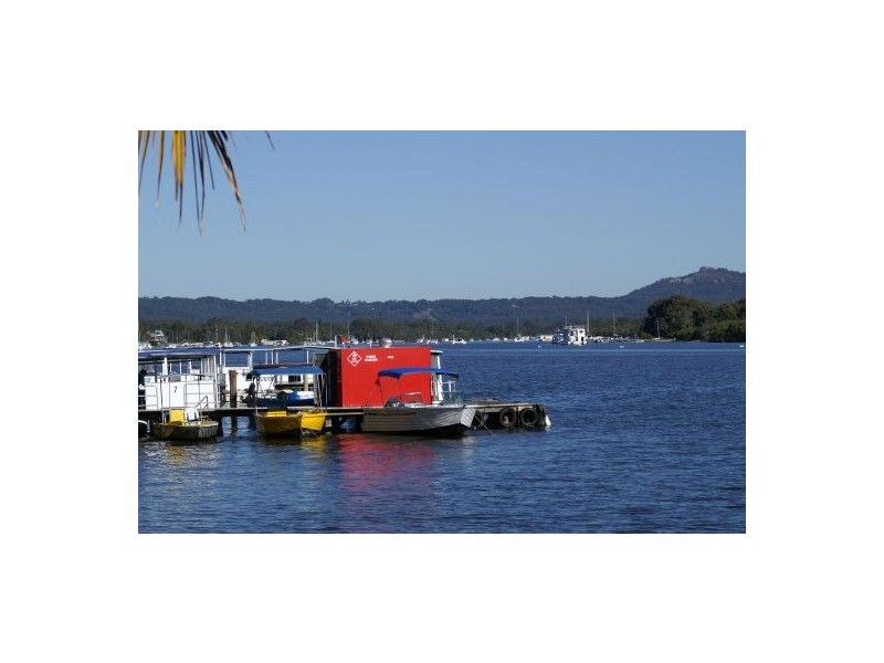 2/18 Howard St, Noosaville QLD 4566