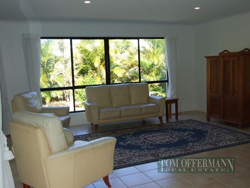 16 Moonbeam Crescent, Castaways Beach QLD 4567