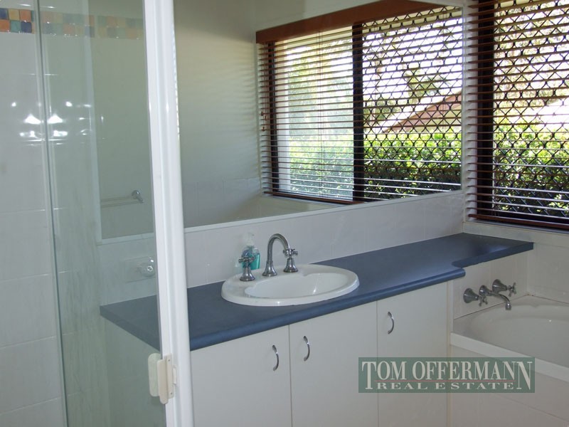 16 Moonbeam Crescent, Castaways Beach QLD 4567