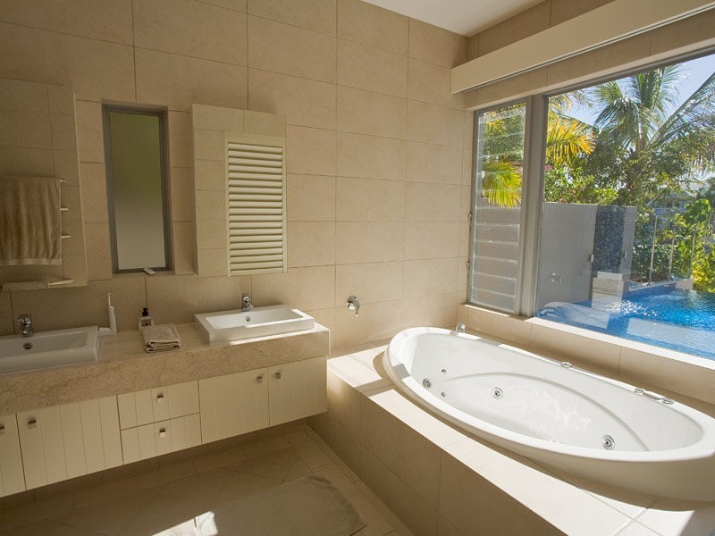 18 Mossman Court, Noosa Heads QLD 4567