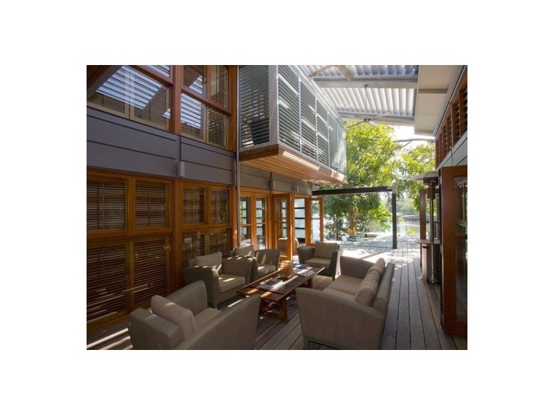 16 Noosa Parade, Noosa Heads QLD 4567