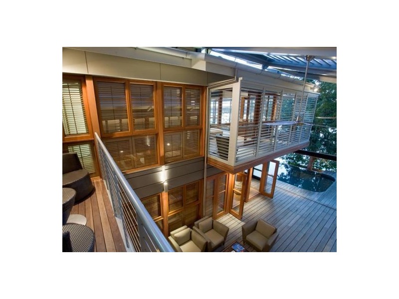 16 Noosa Parade, Noosa Heads QLD 4567