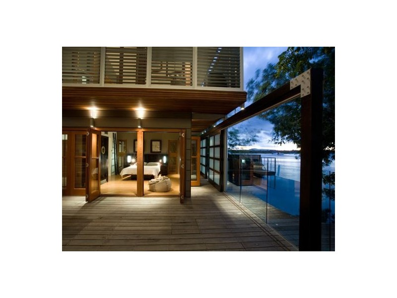 16 Noosa Parade, Noosa Heads QLD 4567