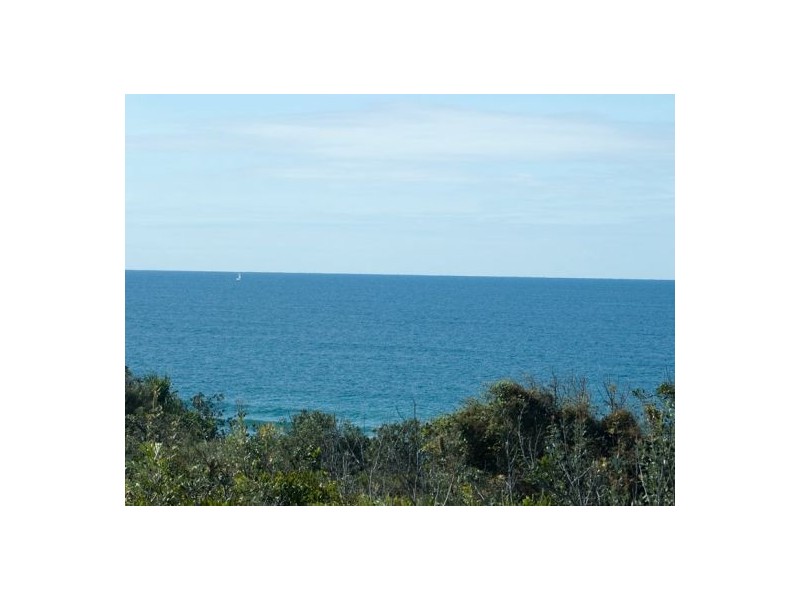 2 Driftwood Drive, Castaways Beach QLD 4567