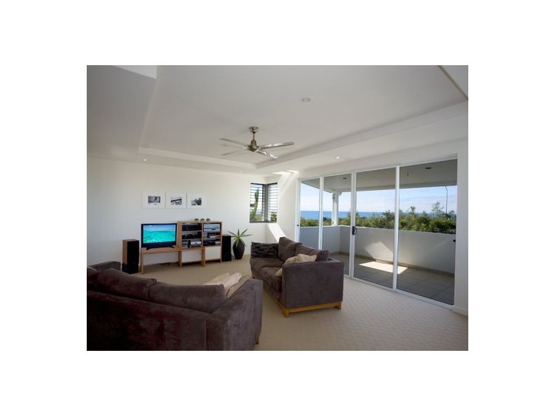2 Driftwood Drive, Castaways Beach QLD 4567