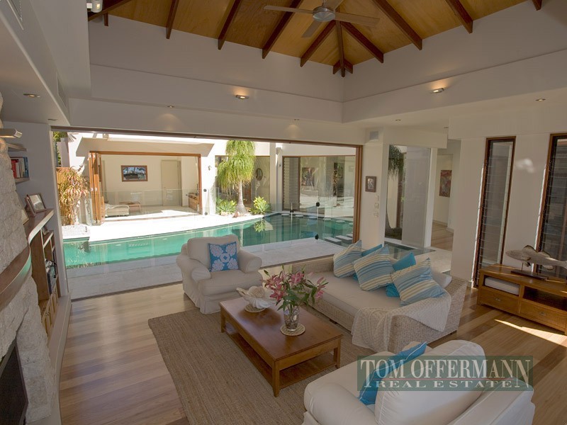 8 Seahorse Place, Noosa Waters QLD 4566