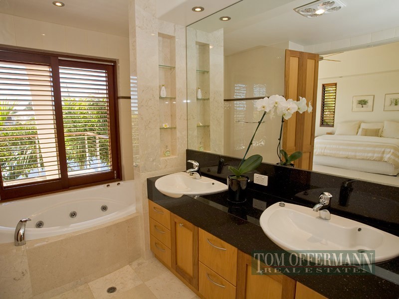 8 Seahorse Place, Noosa Waters QLD 4566