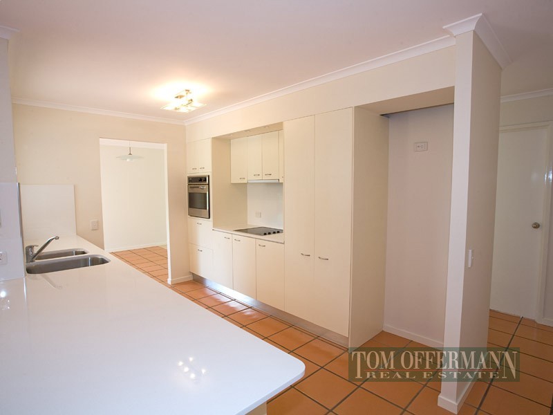 24 Seacove Court, Noosa Waters QLD 4566