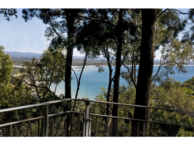 12 Bayview Road, Noosa Heads QLD 4567