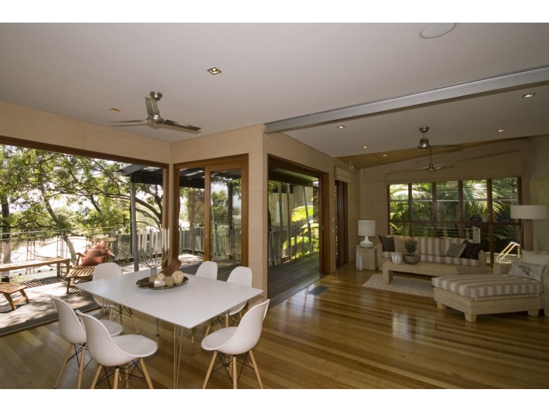 12 Bayview Road, Noosa Heads QLD 4567
