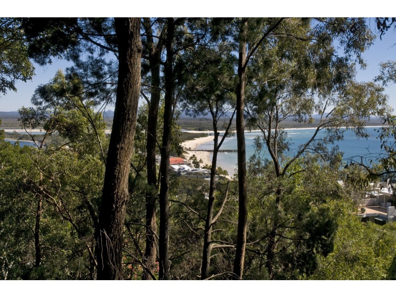 12 Bayview Road, Noosa Heads QLD 4567