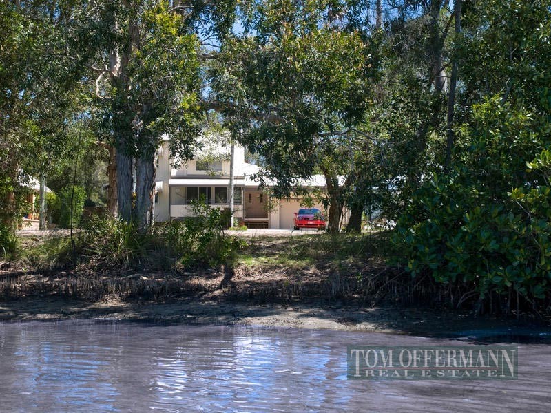 65 Lake Weyba Drive, Noosaville QLD 4566