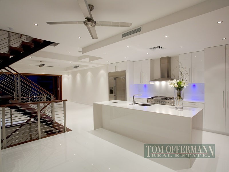 2/14 Edward St, Noosaville QLD 4566