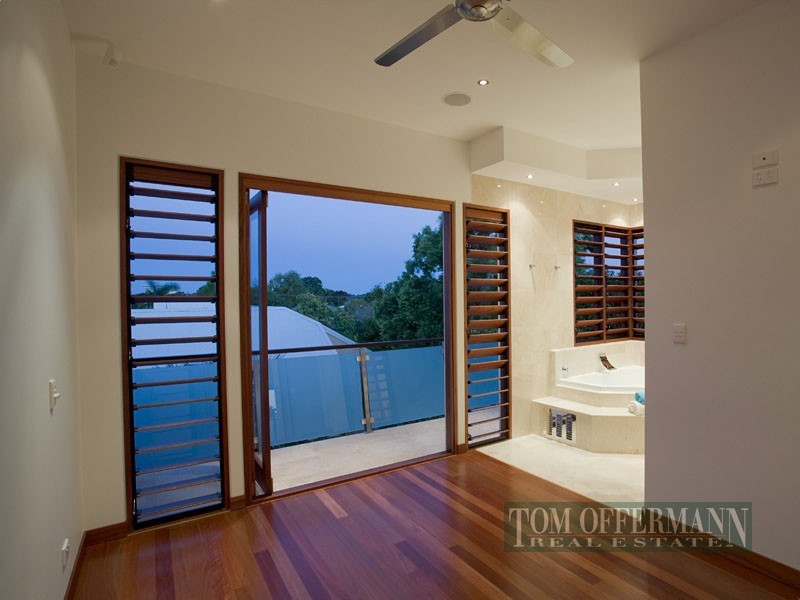 2/14 Edward St, Noosaville QLD 4566