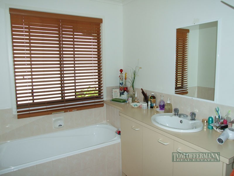 8 Orcades St, Sunrise Beach QLD 4567