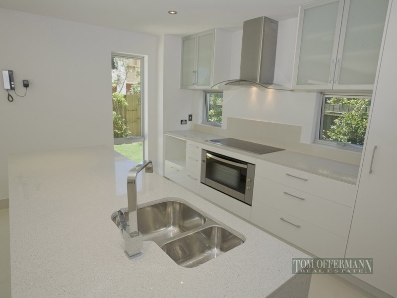 8-10 Nannygai St, Noosaville QLD 4566