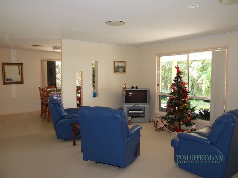6 Hillside Court, Sunrise Beach QLD 4567