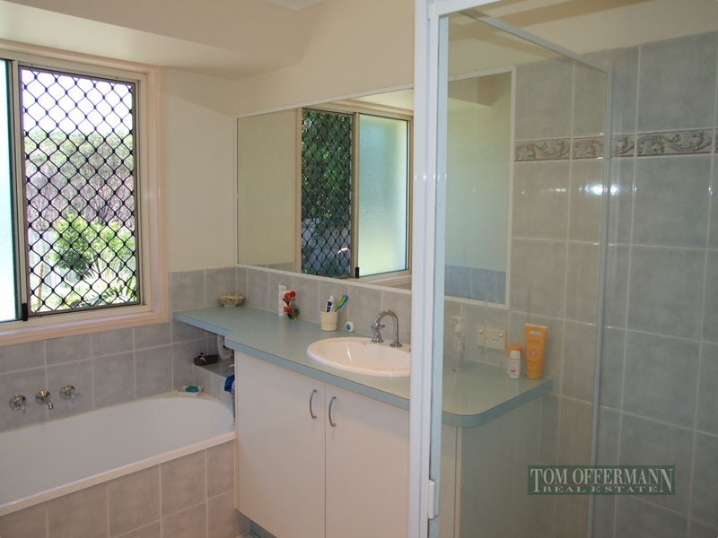 6 Hillside Court, Sunrise Beach QLD 4567