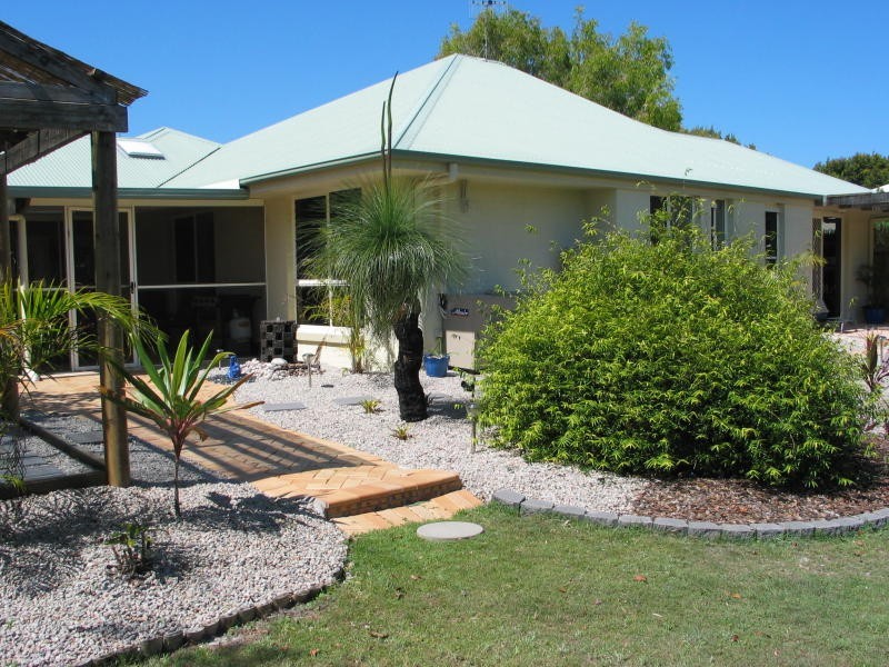 6 Hillside Court, Sunrise Beach QLD 4567