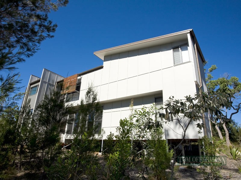 15 Beach Road, Noosa North Shore QLD 4565