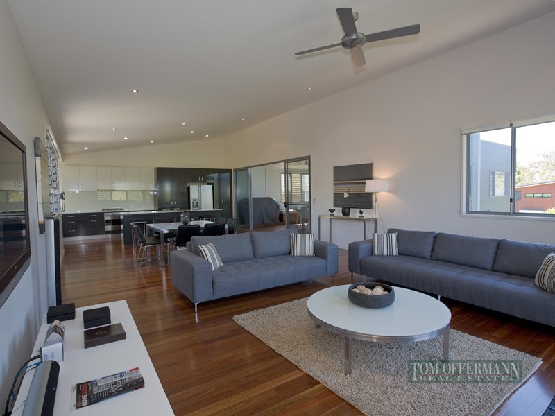 15 Beach Road, Noosa North Shore QLD 4565