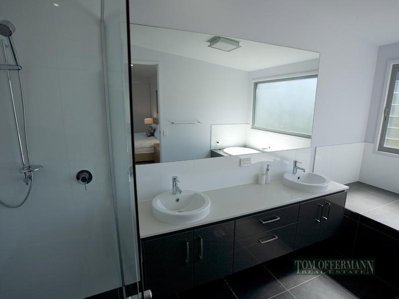 15 Beach Road, Noosa North Shore QLD 4565