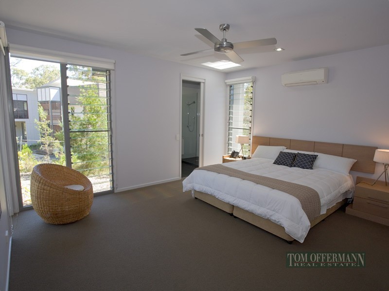 15 Beach Road, Noosa North Shore QLD 4565