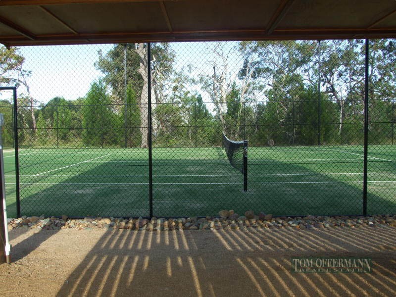 15 Beach Road, Noosa North Shore QLD 4565