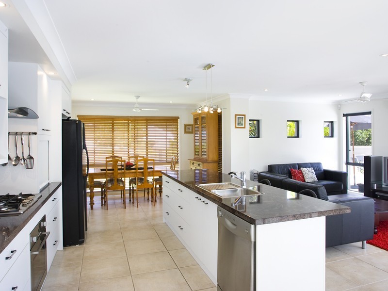 1 Pebble Court, Peregian Springs QLD 4573