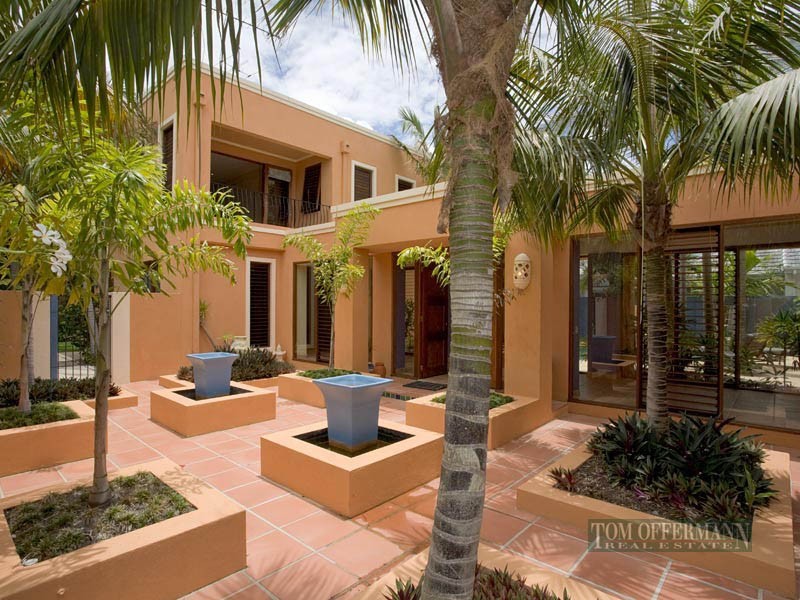 7 Dolphin Cres, Noosaville QLD 4566